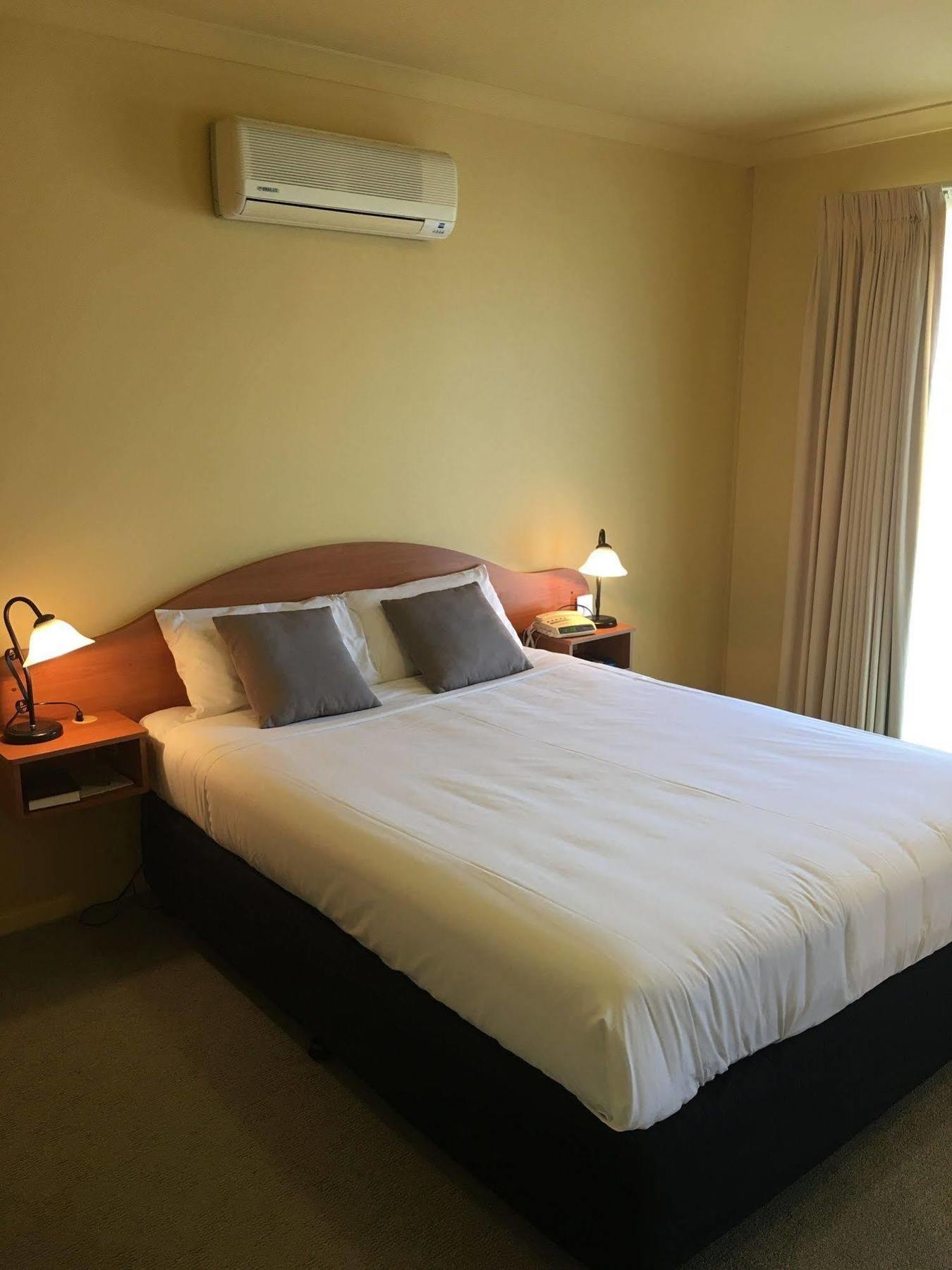 Hopkins House Motel & Apartments Warrnambool Exterior photo